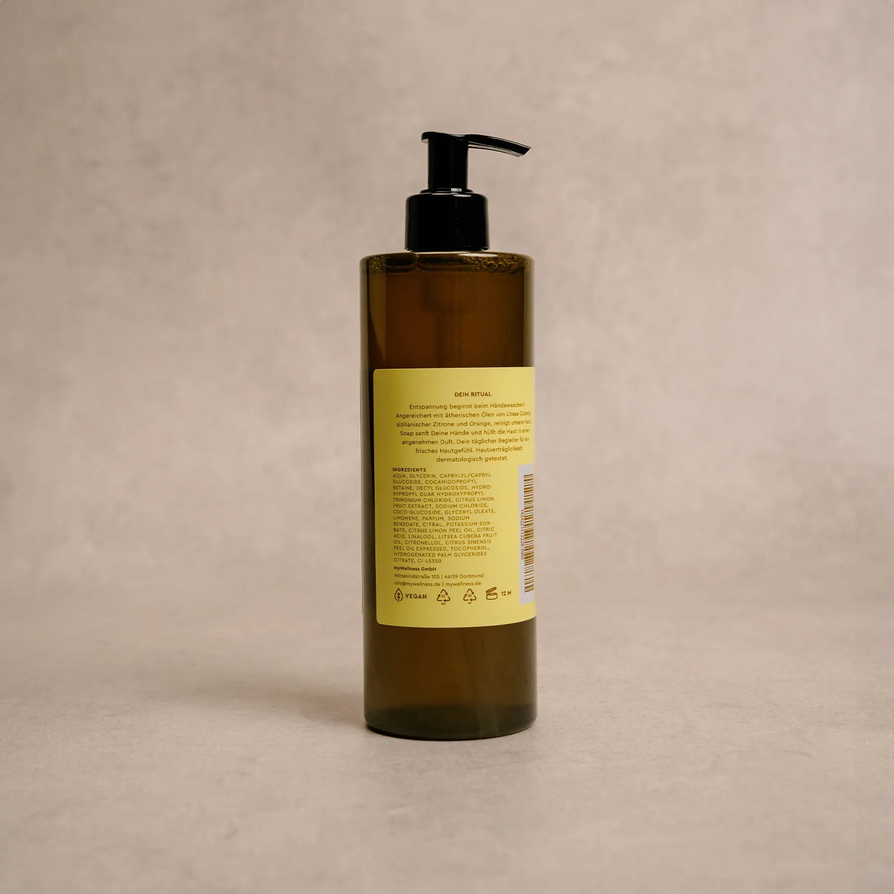 Rückseite der MyWellness Hand Soap Lemon – Produktbeschreibung und Inhaltsstoffe auf dem Etikett sichtbar